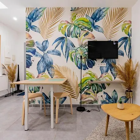 Studio Cosy Au Coeur De L'Ecusson - Arenes A 2 Min Nîmes Buitenkant foto