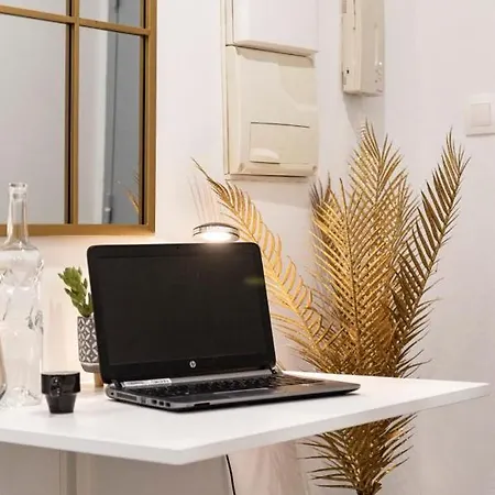 Studio Cosy Au Coeur De L'Ecusson - Arenes A 2 Min Nîmes Buitenkant foto