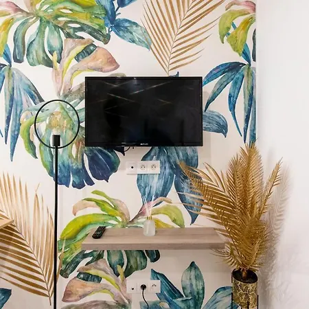 Studio Cosy Au Coeur De L'Ecusson - Arenes A 2 Min Nîmes Buitenkant foto
